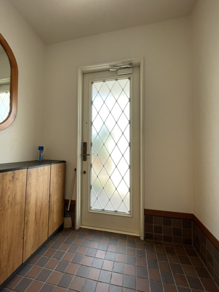 藤野トーヨー住器 富津中央の『千葉県市原市』玄関ドア☆ＬＩＸＩＬリシェント交換工事の施工前の写真2