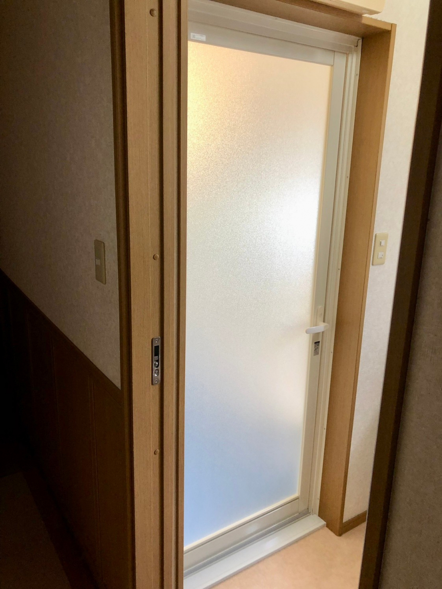 藤野トーヨー住器 富津中央の『千葉県富津市』リシェント浴室開きドア交換の施工後の写真1