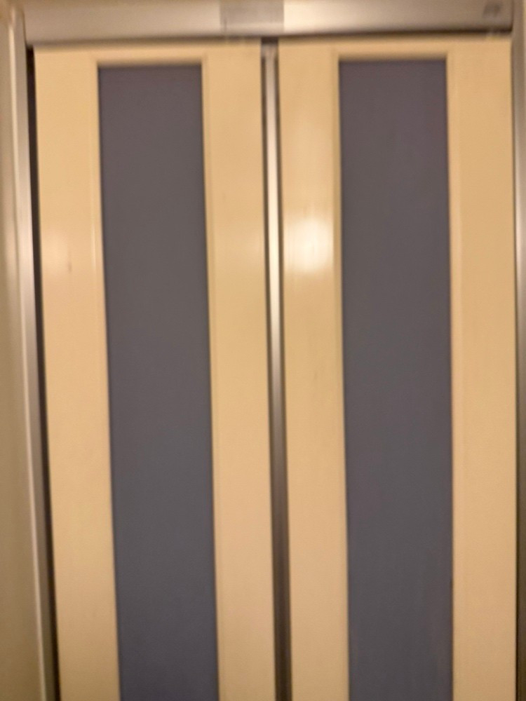 藤野トーヨー住器 富津中央の『千葉県稲毛区』浴室中折れドア交換　ＬＩＸＩＬリシェント浴室中折れドアの施工前の写真1