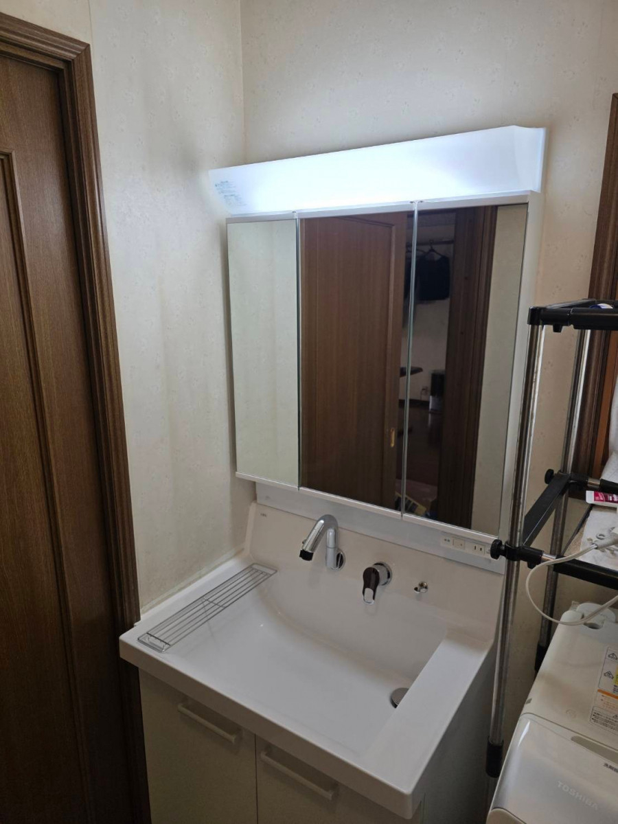 藤野トーヨー住器 富津中央の『千葉県市原市』洗面化粧台交換　ＬＩＸＩＬピアラの施工後の写真2