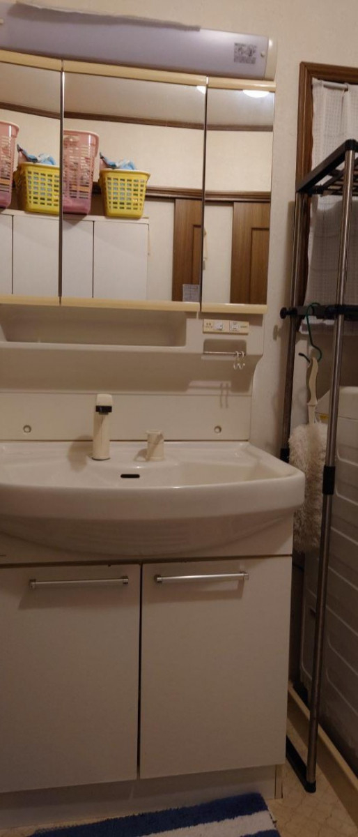 藤野トーヨー住器 富津中央の『千葉県市原市』洗面化粧台交換　ＬＩＸＩＬピアラの施工前の写真1