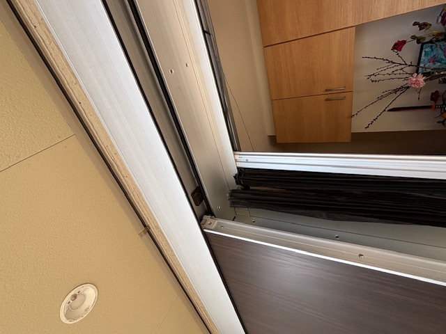 アサオカアルミの【吉良町】玄関の網戸を取替しました😊の施工事例詳細写真1