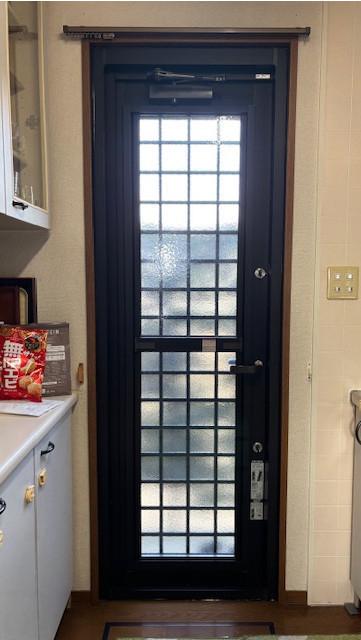 アサオカアルミの【西尾市吉良町】勝手口ドア断熱リフォーム😊の施工後の写真2