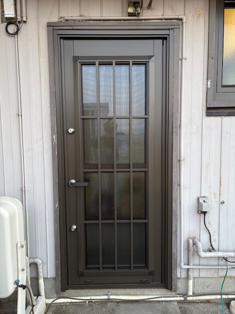 アサオカアルミの【西尾市吉良町】勝手口ドアリフォーム😊の施工後の写真1