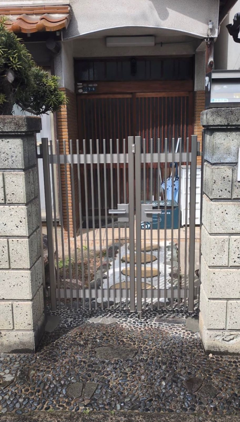 松井硝子店の024 古くなった門扉をリフレッシュ！の施工後の写真1