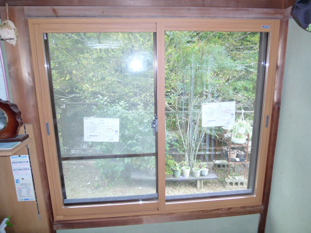 イズミ 日立店の内窓補助金（和室高窓）の施工後の写真1