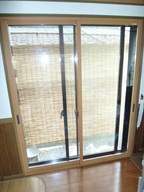 イズミ 日立店の内窓補助金（掃き出し窓）の施工後の写真1