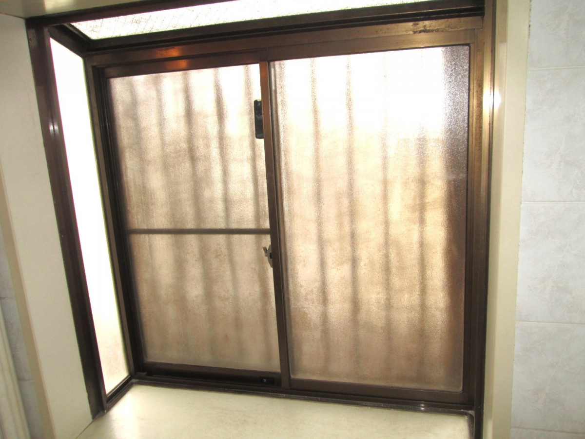 イズミ 日立店の内窓補助金（浴室窓）の施工前の写真1