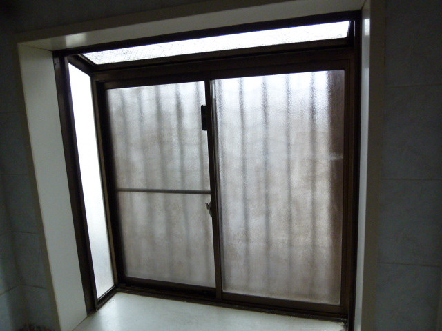 イズミ 日立店の内窓補助金（浴室窓）の施工前の写真2