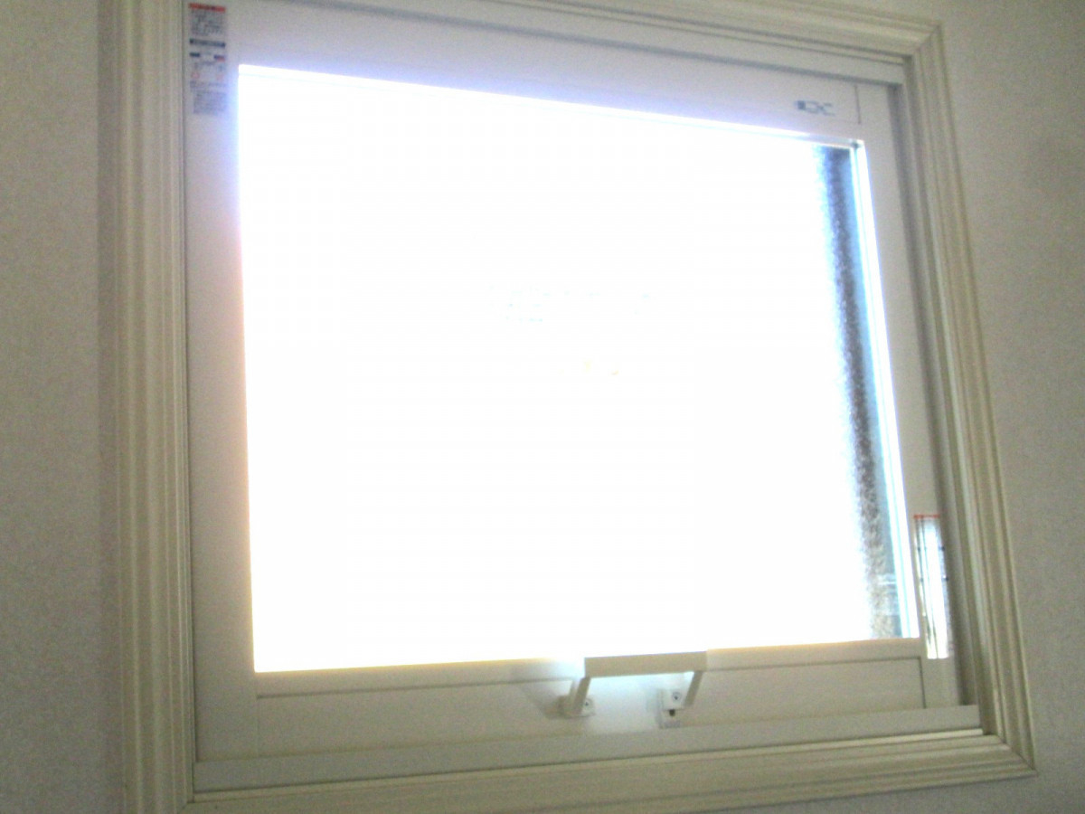 イズミ 日立店の内窓補助金（FIX窓）の施工後の写真1