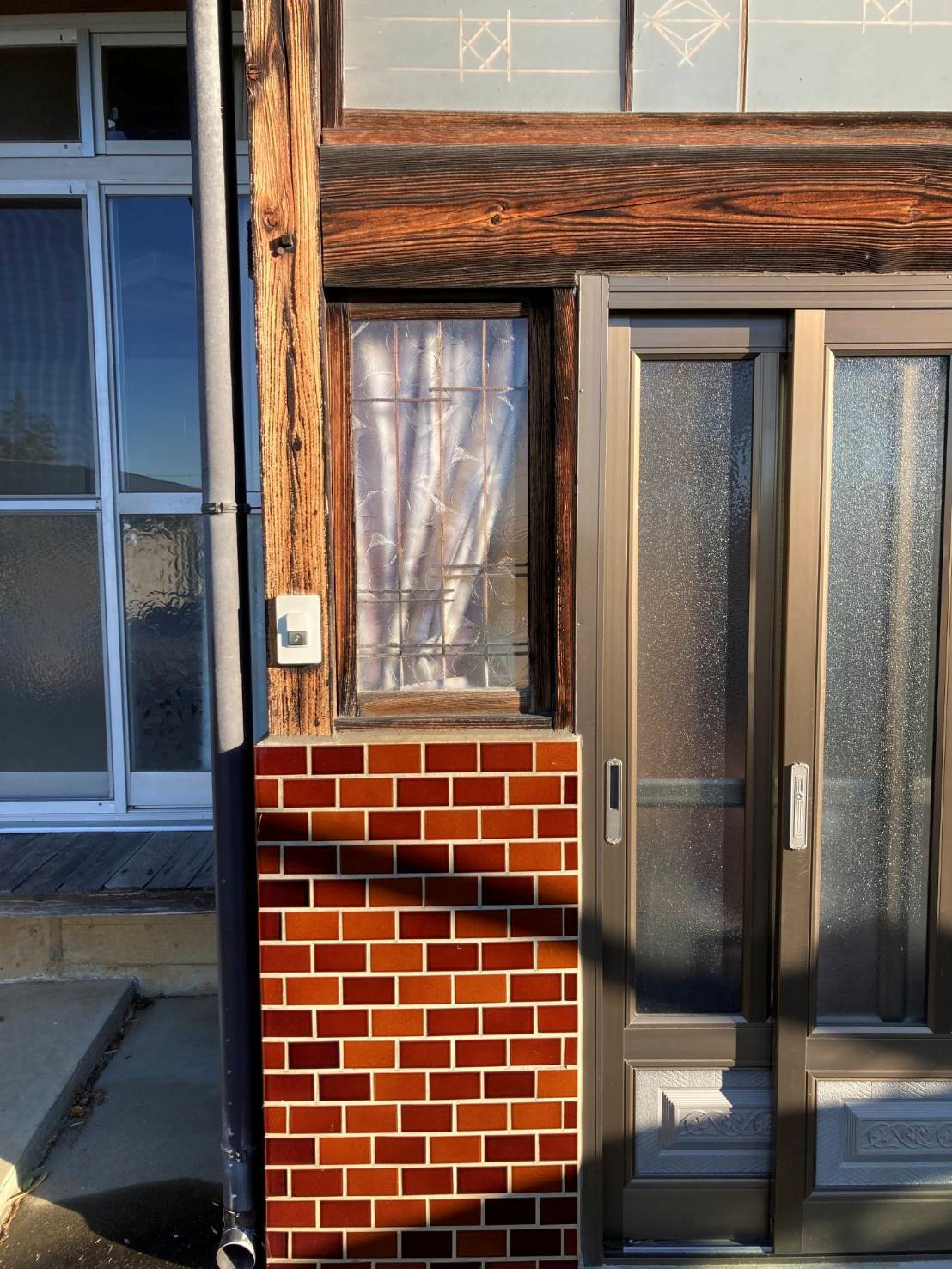 イズミ 日立店の外窓交換工事の施工前の写真1