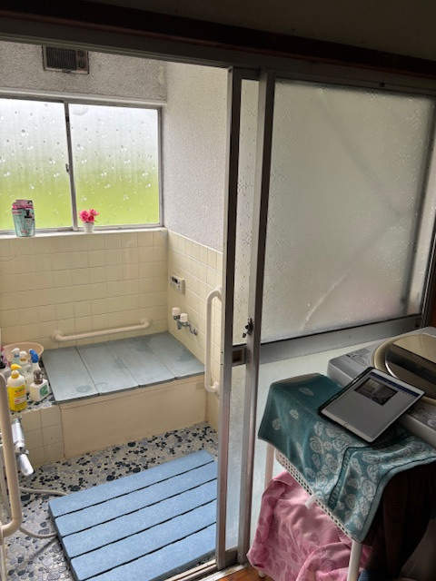 MIYAKOの軽ーいドアで快適なお風呂へ!の施工前の写真1