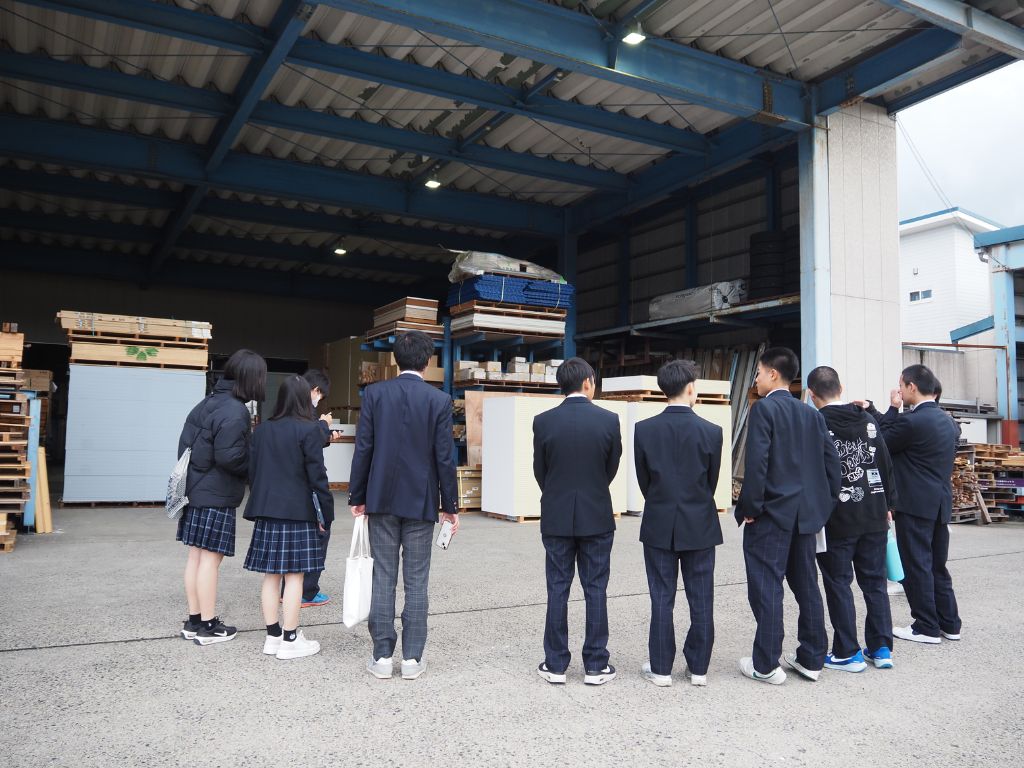 宮津天橋高校の1年生が会社見学に来られました✨ 高岡建材 天橋立店のブログ 写真2