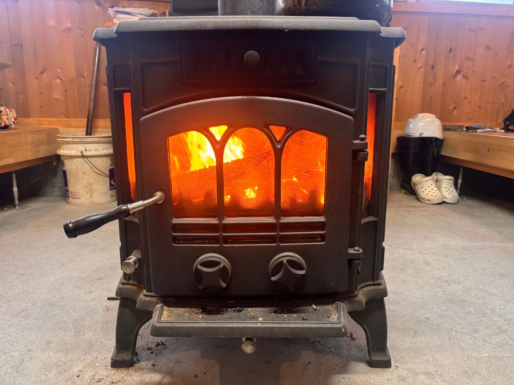 薪ストーブの季節がやってきました☃🌳 高岡建材 天橋立店のブログ 写真1