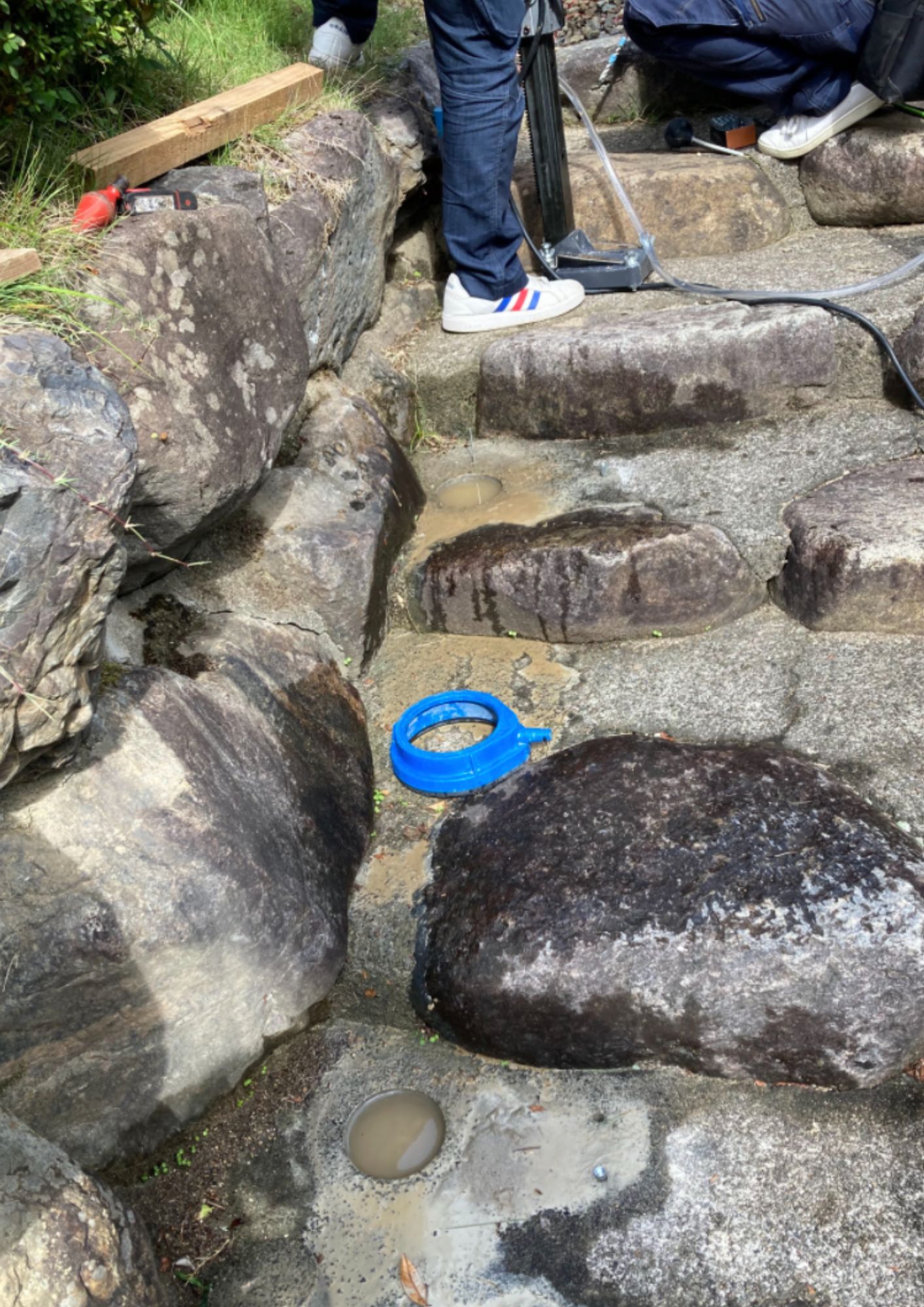 階段手すり取り付けの様子👷 高岡建材 天橋立店のブログ 写真2