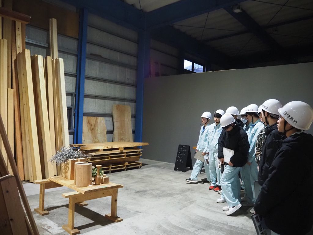 宮津天橋高校 建築科の1年生が製材所の見学に来られました! 高岡建材 天橋立店のブログ 写真8
