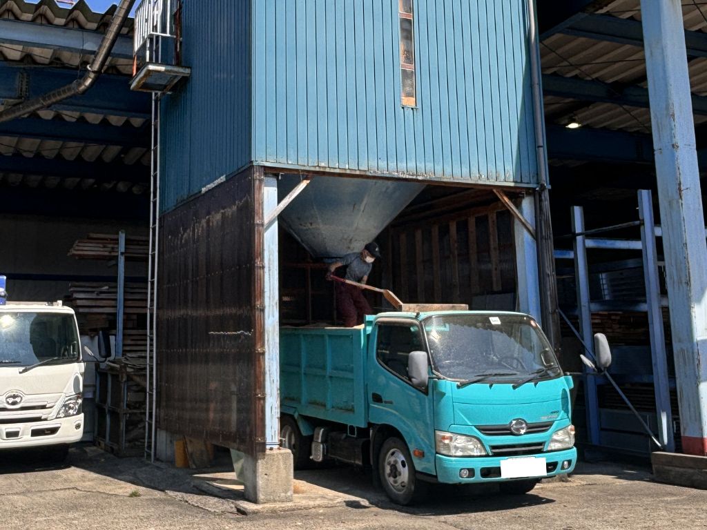 木材のサステナブル おがくず回収 高岡建材 天橋立店のブログ 写真1