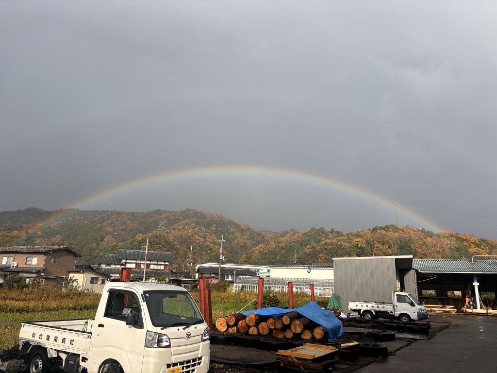 弊社工場から綺麗な虹が見えました🌈 高岡建材 天橋立店のブログ 写真2
