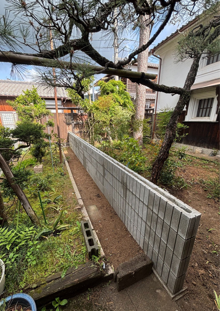 高岡建材 天橋立店の【お庭を間仕切る】フェンス設置工事の施工前の写真2