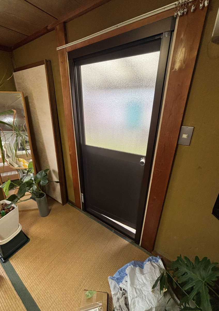 高岡建材 天橋立店の【風通しの良い住まいへ🌼🍃】網戸の取り付けの施工後の写真1