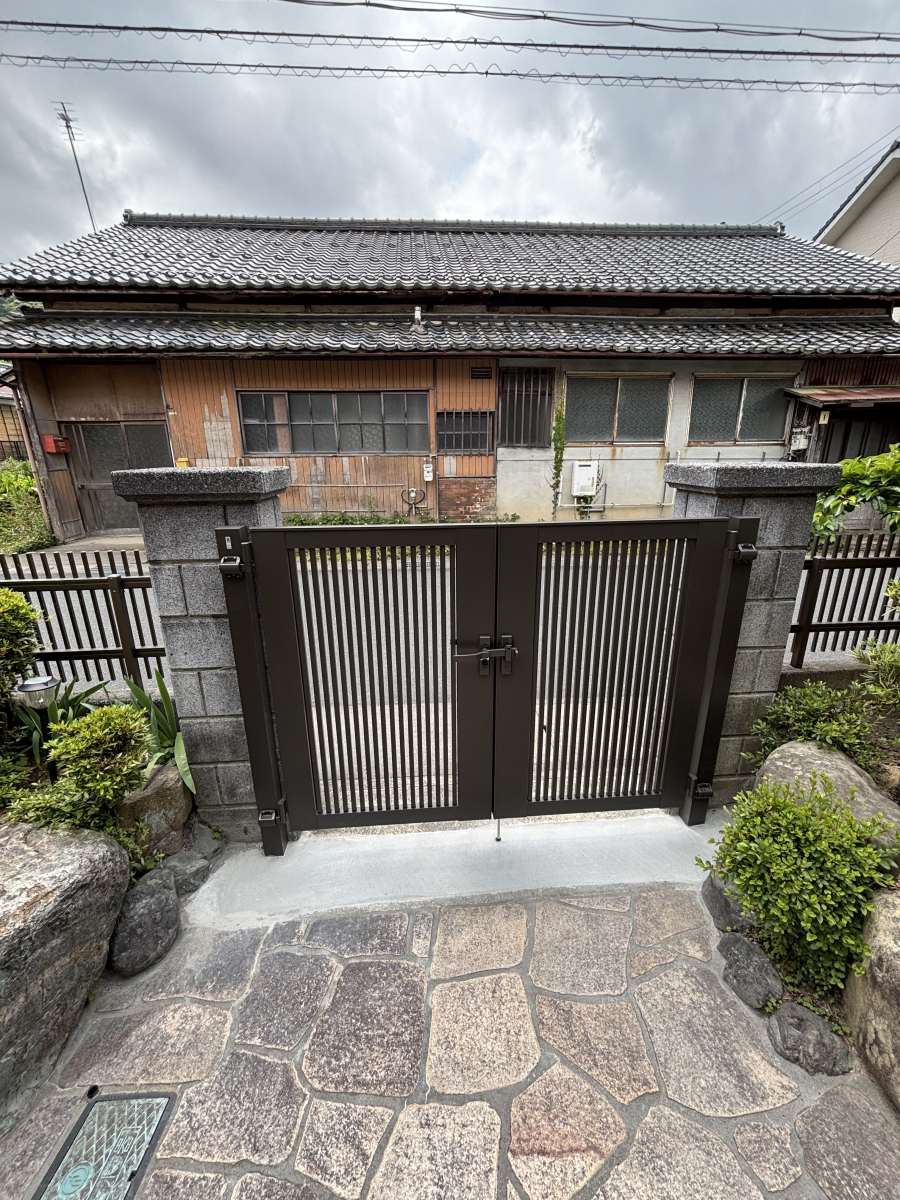高岡建材 天橋立店の【住まいへの大切な入り口✨】門扉の取り替え工事の施工後の写真2