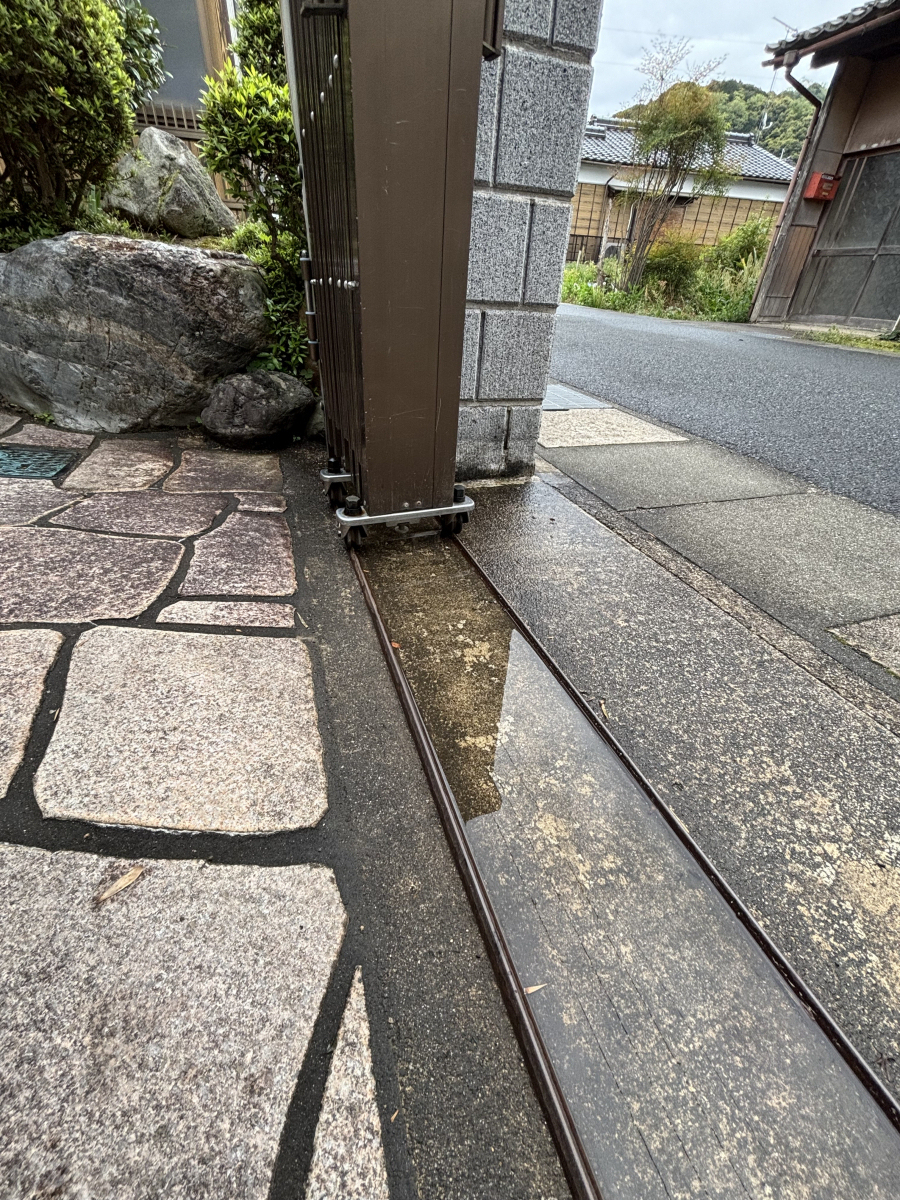 高岡建材 天橋立店の【住まいへの大切な入り口✨】門扉の取り替え工事の施工前の写真3