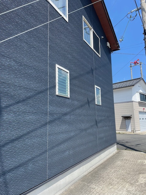 高岡建材 天橋立店の【雨や日差しをスタイリッシュに遮る!🌞☔】庇取り付け工事の施工前の写真1