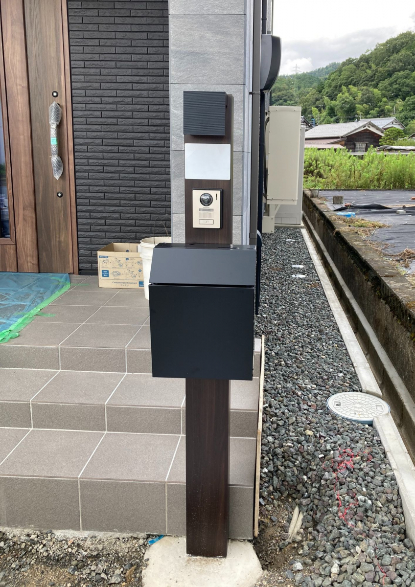 高岡建材 天橋立店の【すっきりスマートに✨】機能門柱取り付け工事の施工後の写真1