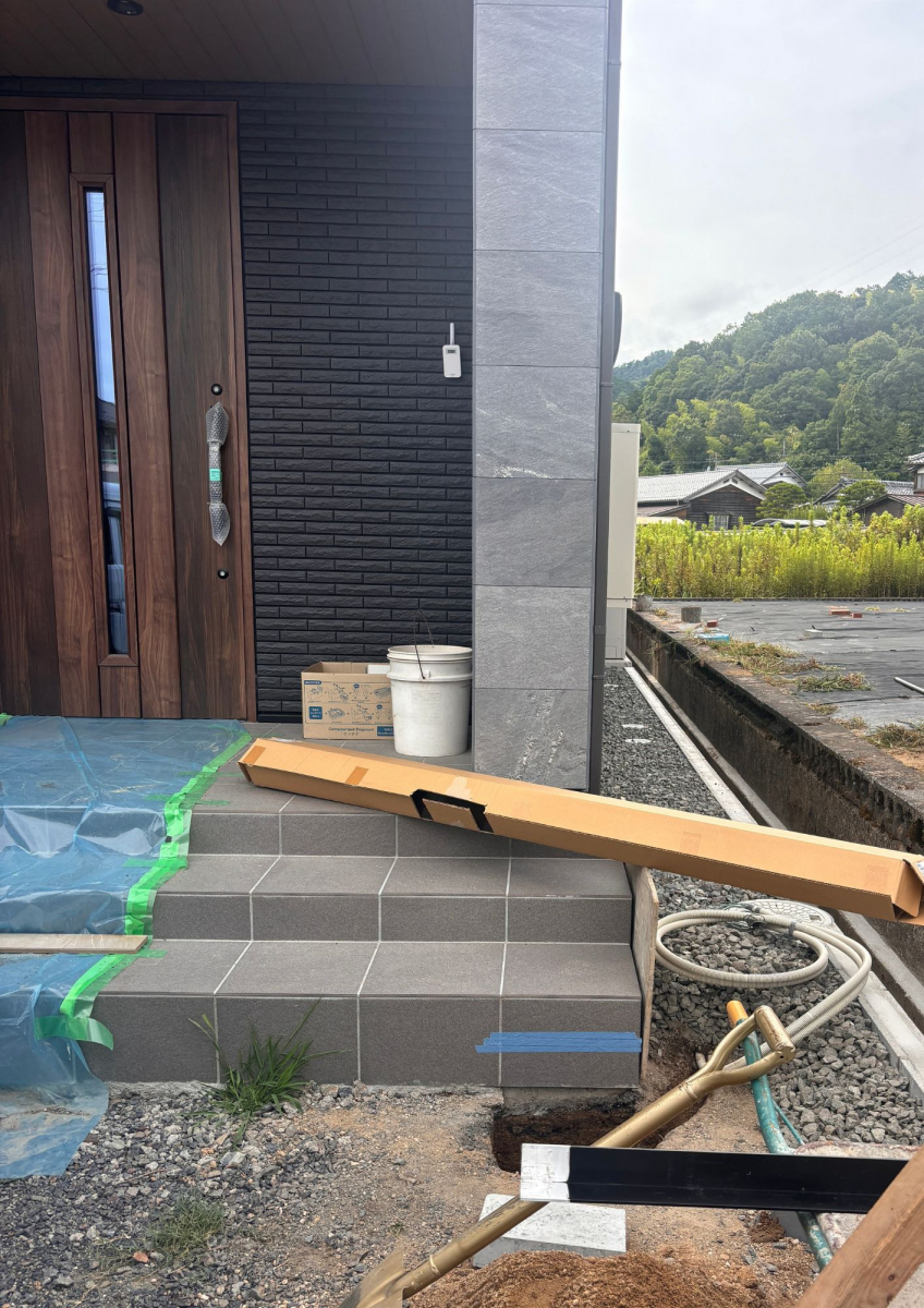 高岡建材 天橋立店の【すっきりスマートに✨】機能門柱取り付け工事の施工前の写真1