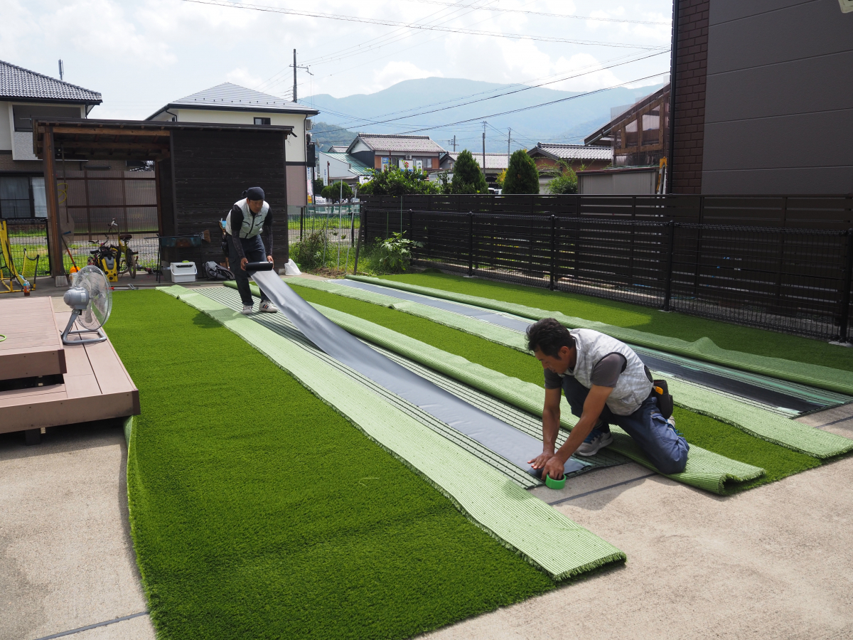 高岡建材 天橋立店の【サッカーの練習用に⚽】人工芝施工の施工前の写真2