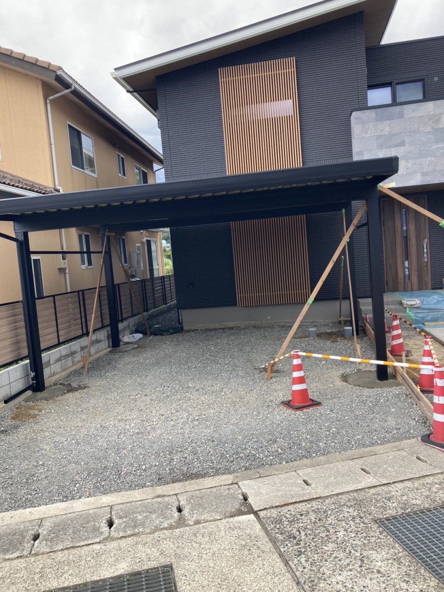 高岡建材 天橋立店の【大切な車を守る🚗】カーポート設置工事の施工後の写真1