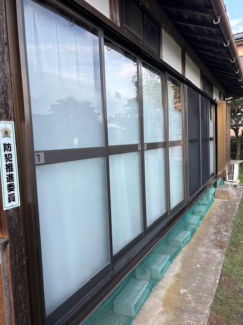 高岡建材 天橋立店の【防犯・台風対策に！】雨戸取り付け工事の施工後の写真2