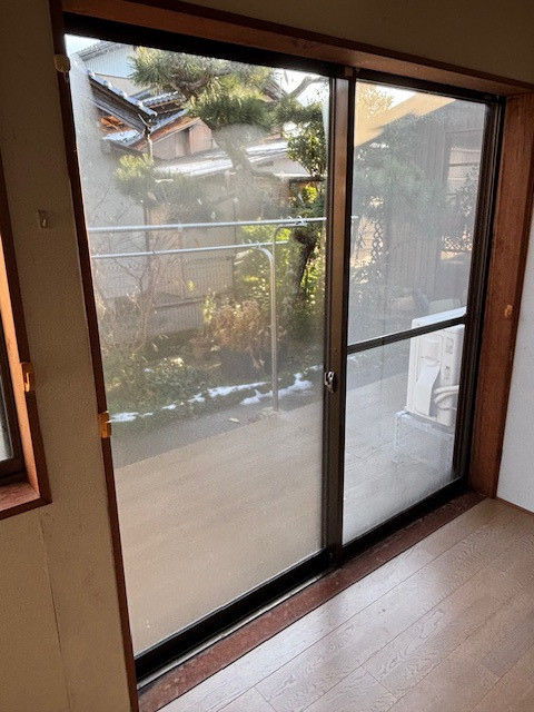 高岡建材 天橋立店の【先進的窓リノベ事業】インプラス取り付け工事の施工前の写真1