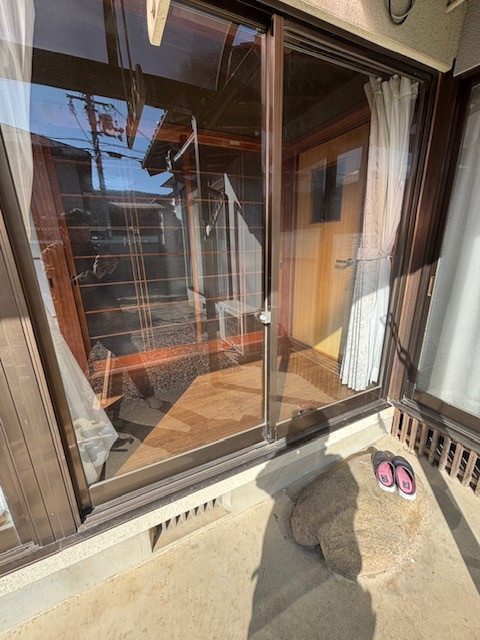 高岡建材 天橋立店の【柔軟に心地の良い導線をつくりだす💡】外締まり錠の取り付け工事の施工後の写真1