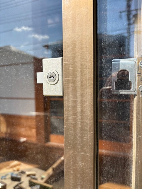 高岡建材 天橋立店の【柔軟に心地の良い導線をつくりだす💡】外締まり錠の取り付け工事の施工後の写真2