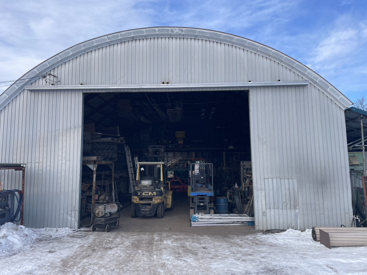 三輝のシャッター修理の施工前の写真2