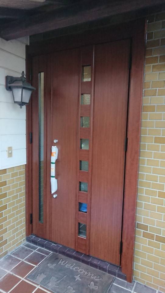 バンダイトーヨー住器の１dayリフォーム『LIXIL／リシェント玄関ドア３』の施工後の写真1