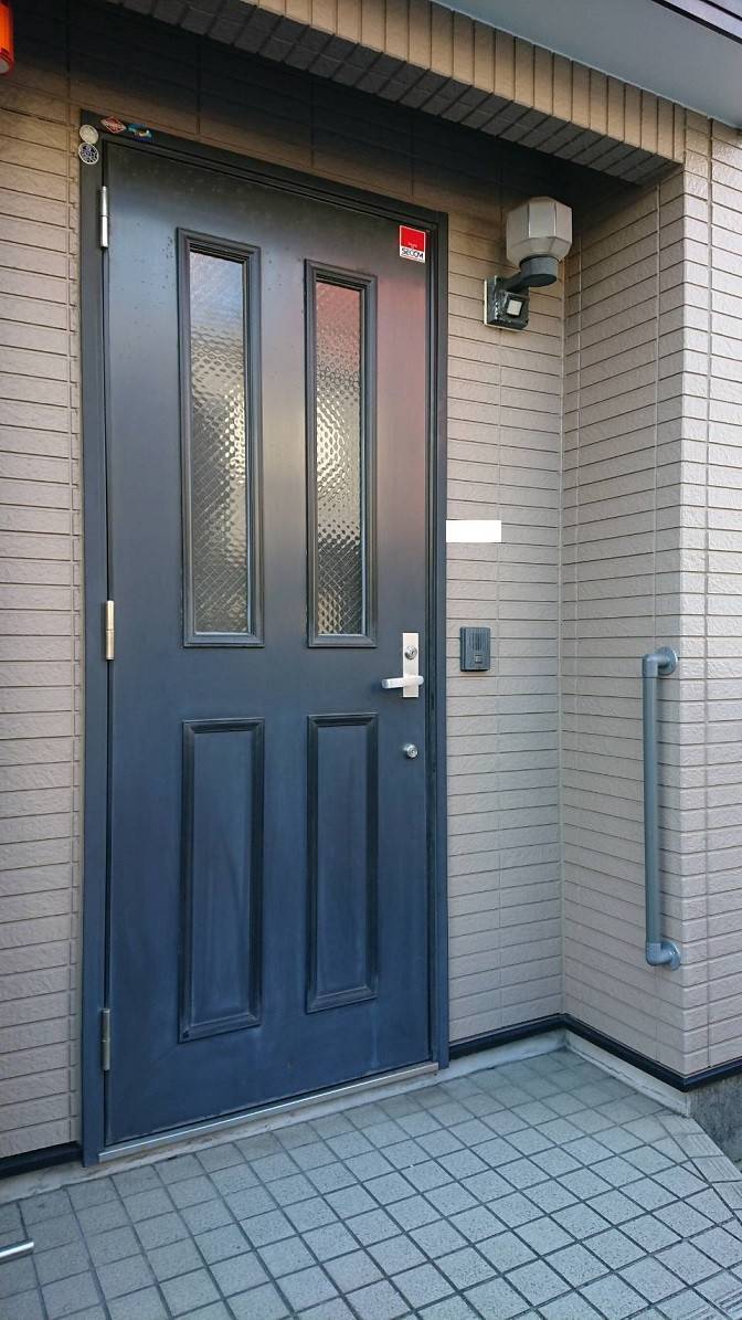 バンダイトーヨー住器の１dayリフォーム『LIXIL／リシェント３玄関ドア』の施工前の写真2