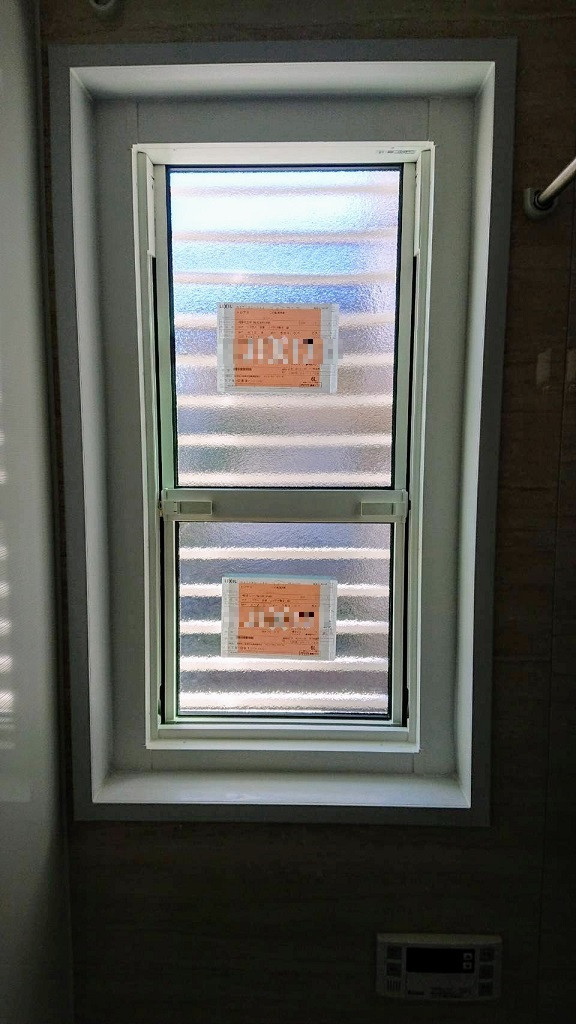 バンダイトーヨー住器の１dayリフォーム『LIXIL/リシェント玄関３ドア／リプラス』の施工後の写真3