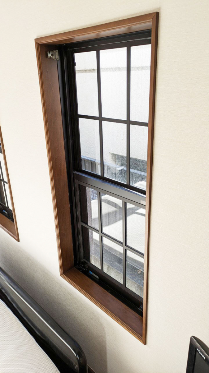 バンダイトーヨー住器の１dayリフォーム『LIXIL／内窓インプラス』の施工前の写真3