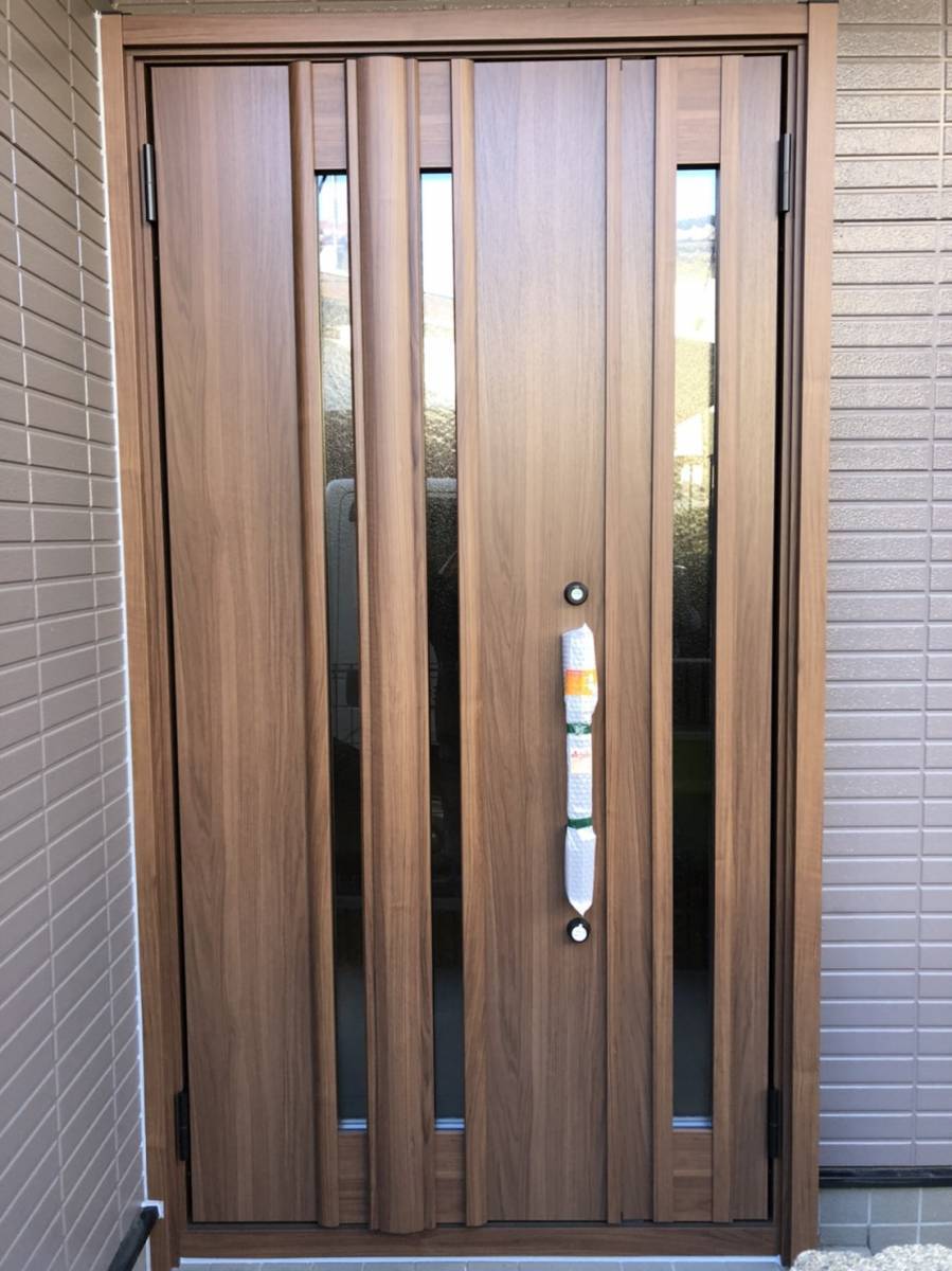 バンダイトーヨー住器の小平市のお客様で玄関ドアを新しくしましたの施工後の写真1