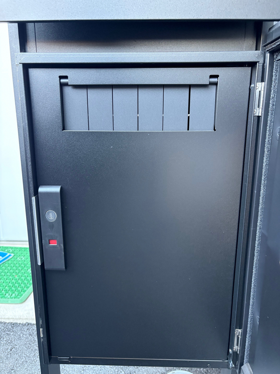 バンダイトーヨー住器の【大和市】🐤１dayリフォーム🐸宅配ボックス設置：宅配ボックスKNの取付工事を行いました。の施工後の写真3