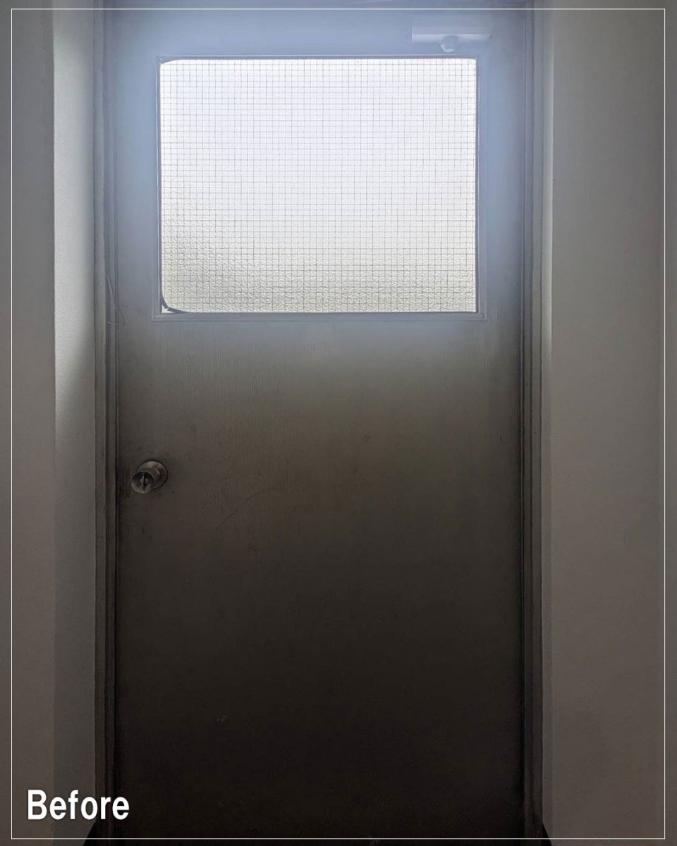 バンダイトーヨー住器の【相模原市】🐤１dayリフォーム🐸玄関ドア取替工事を行いましたの施工前の写真2