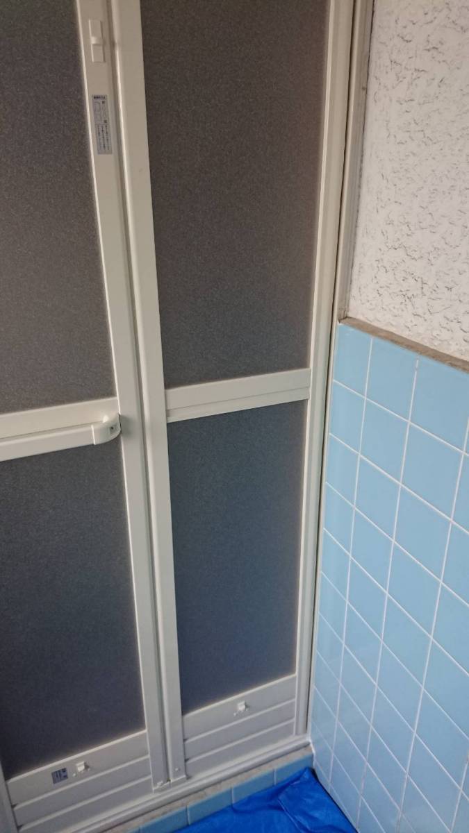 バンダイトーヨー住器の浴室入り口交換工事の施工後の写真1