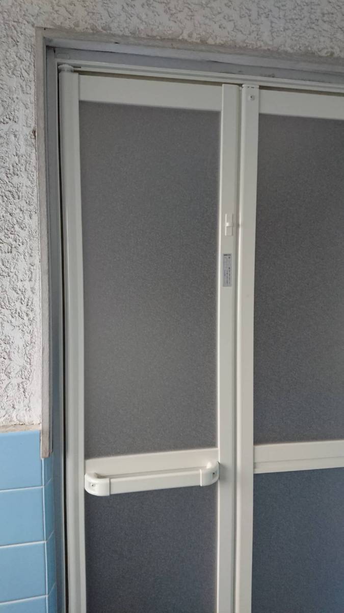 バンダイトーヨー住器の浴室入り口交換工事の施工後の写真2