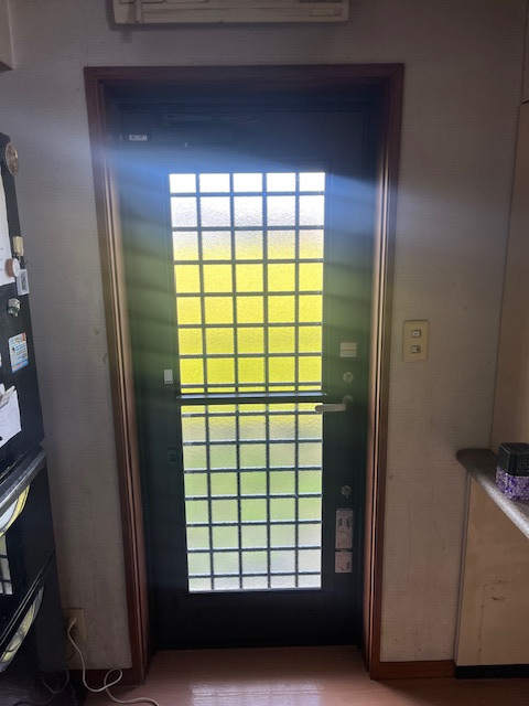 IRワタナベの「勝手口ドアをリシェントで快適リフォーム!カバー工法施工事例」の施工後の写真2