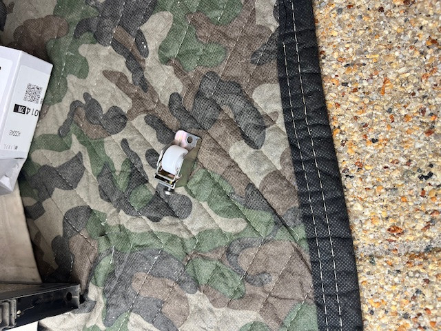 IRワタナベの動きが重たくなった雨戸をスムーズに!戸車交換でストレス解消!の施工前の写真2