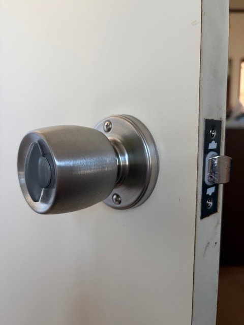 ＩＲワタナベのトイレドアの動きが改善！使いやすさが戻るドアノブ交換事例の施工後の写真1