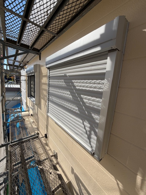 ＩＲワタナベの安心と快適をプラス！LIXILリフォームシャッターを2ヶ所に取付けた施工事例の施工後の写真2