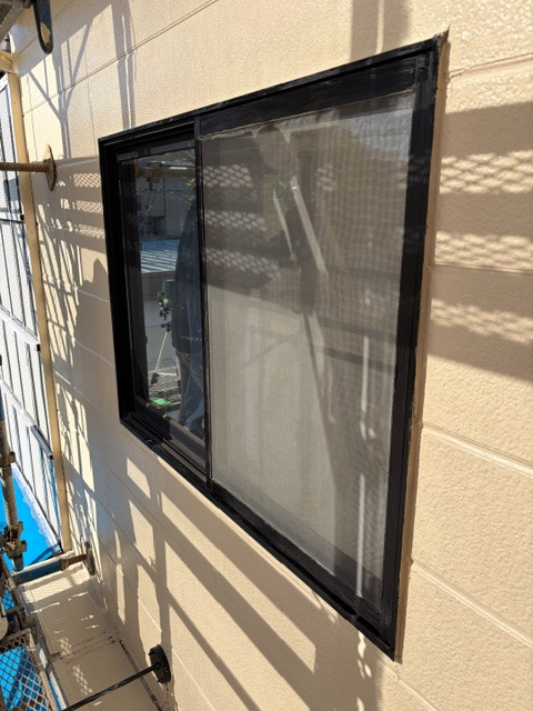 ＩＲワタナベの安心と快適をプラス！LIXILリフォームシャッターを2ヶ所に取付けた施工事例の施工前の写真1